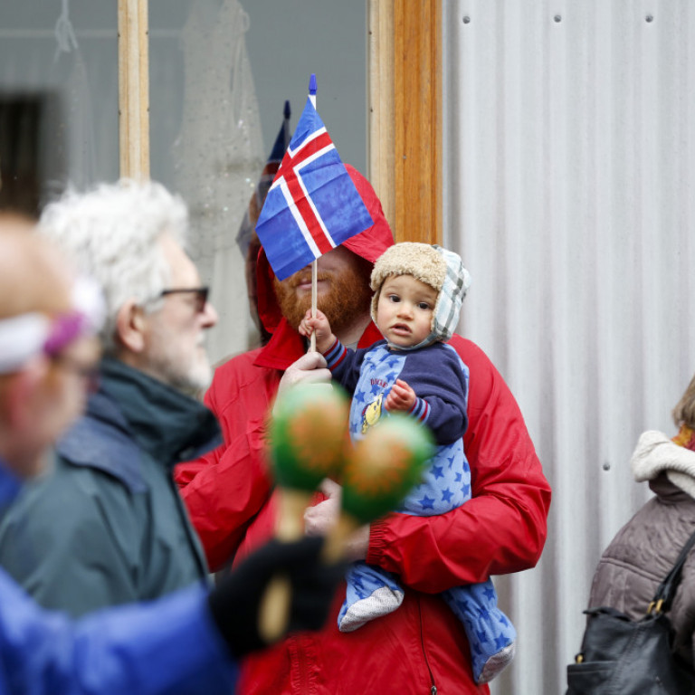 Ungir og aldnir tóku þátt í kröfugöngunni