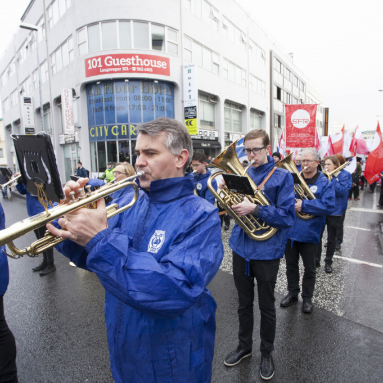 Lúðrasveitin Svanurinn leiddi þá sem gengu undir merkjum BSRB og aðildarfélaga bandalagsins