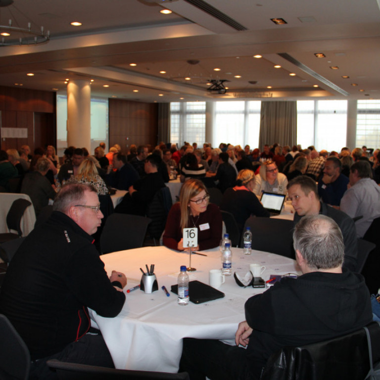 Eftir hádegi var trúnaðarmönnum skipt í minni hópa sem fjölluðu um ýmis málefni.