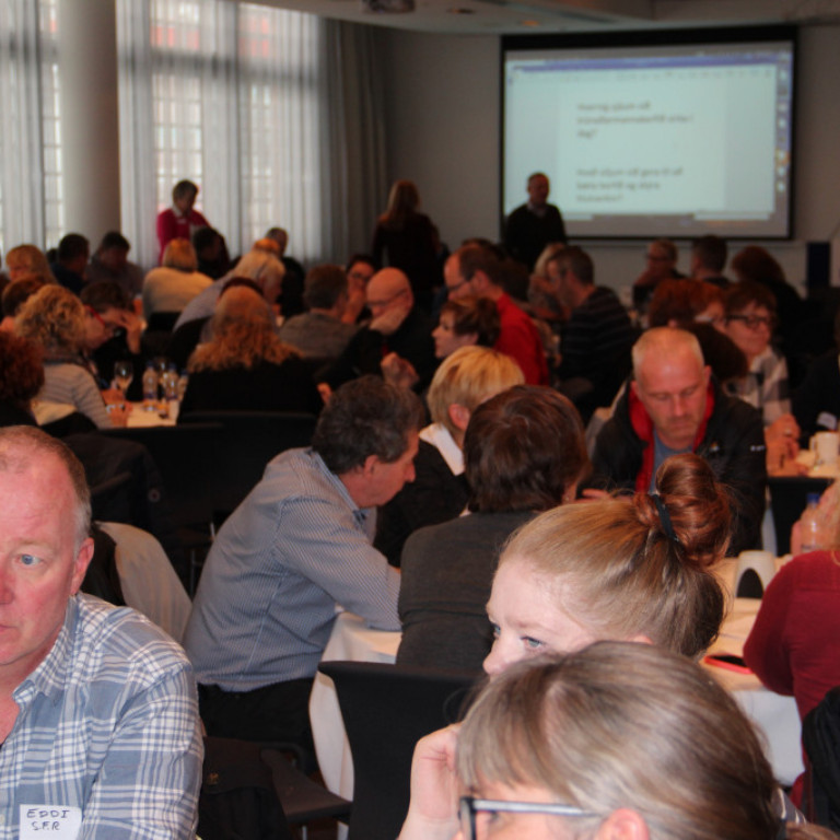 Eftir hádegi var trúnaðarmönnum skipt í minni hópa sem fjölluðu um ýmis málefni.