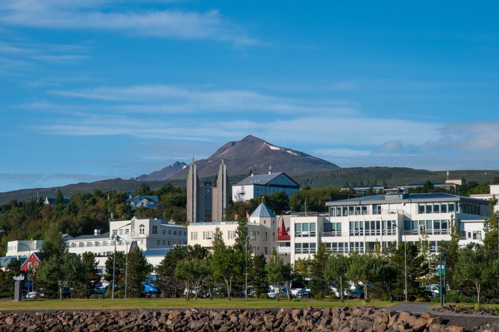 Það er óásættanlegt að einkavæða öldrunarþjónustu á Akureyri að því er segir í ályktun stjórnar BSRB…
