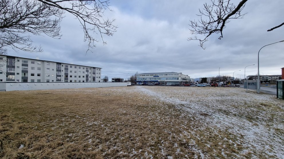 Önnur af nýju lóðunum sem Bjarg hefur fengið vilyrði fyrir er á mótum Safamýrar og Háaleitisbrautar,…