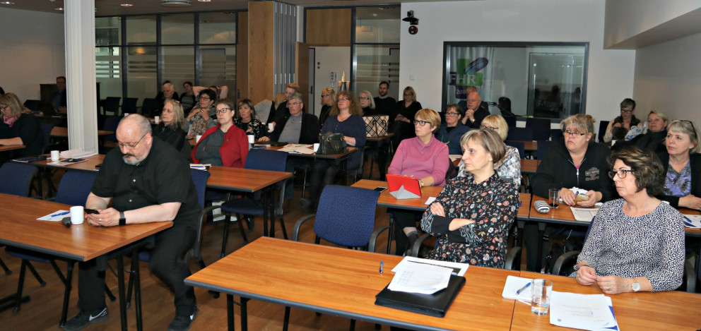 Aðalfundur BSRB skoraði á stjórnvöld að styrkja stöðu heilsugæslunnar svo hún sé í stakk búin til að…