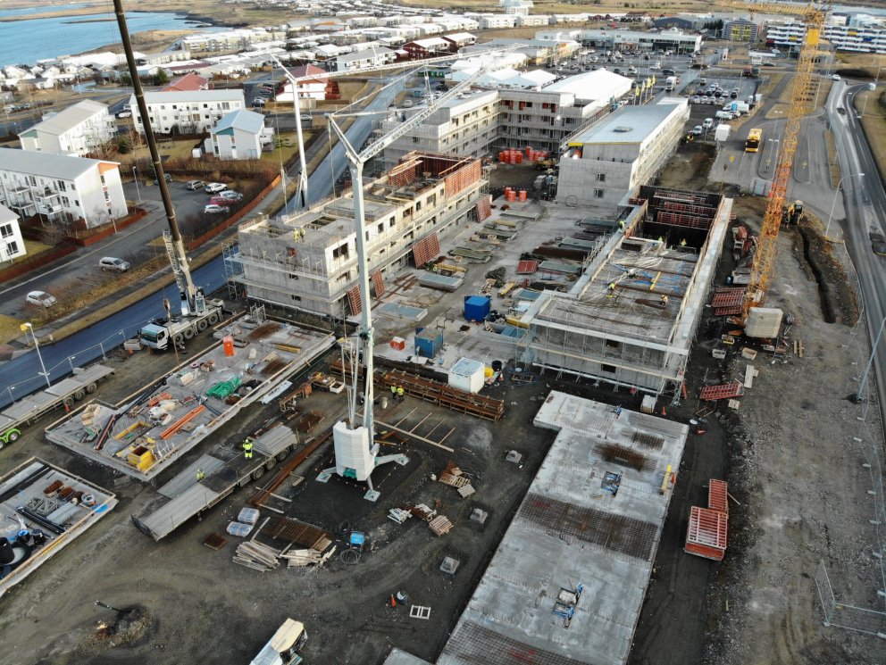 Uppbygging á íbúðakjarna Bjargs í Spönginni í Grafarvogi gengur vel.