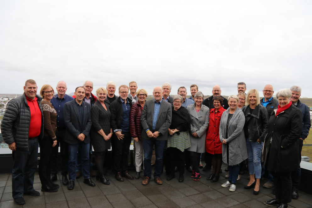 Forgangsraða þarf í þágu uppbyggingar í velferðar- og menntamálum segir meðal annars í ályktun forma…