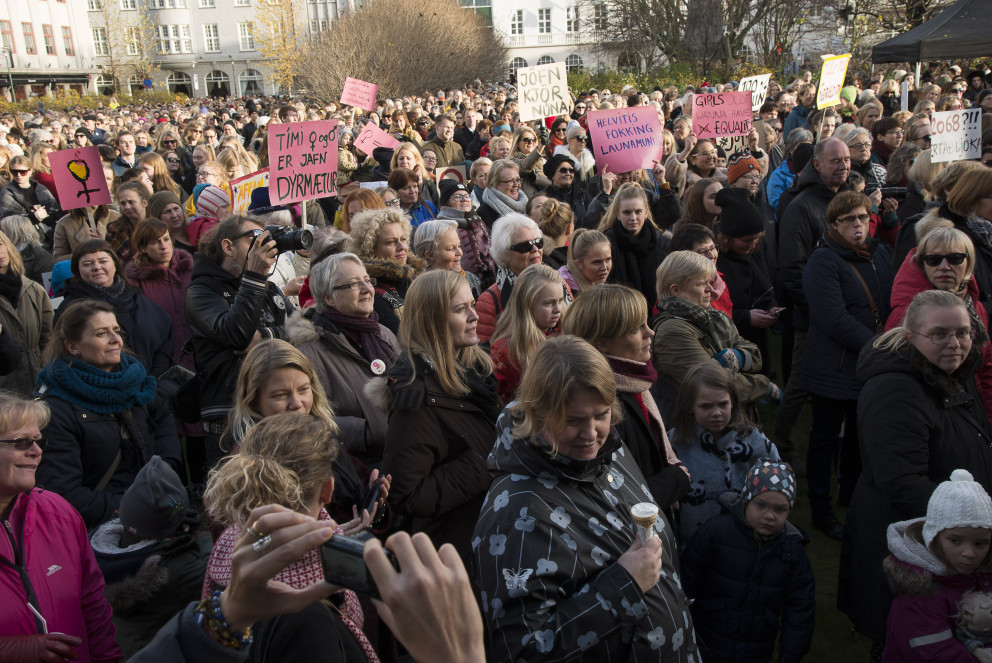 Konur gengu út af vinnustöðum á þessum degi í fyrra til að mótmæla kynbundnum launamun.