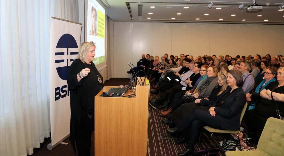 Málþingið um kulnun og álag var gríðarlega vel sótt, hvert sæti skipað og fullt út úr dyrum í salnum…