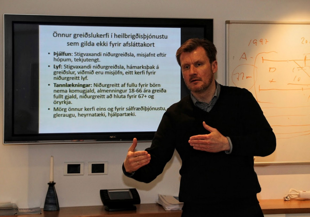 Meirihluti lífeyrisþega mun greiða meira