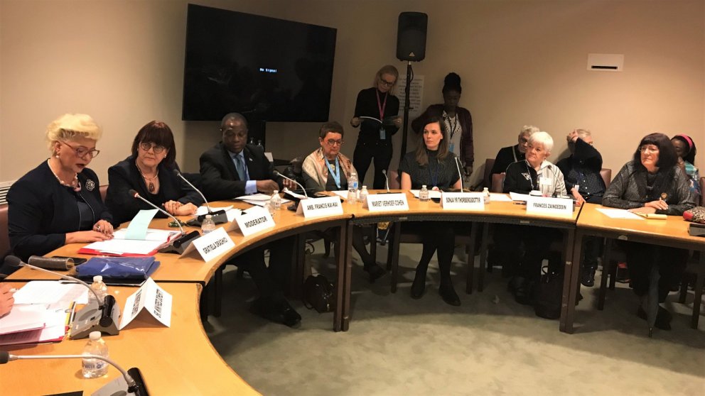 Sonja Ýr Þorbergsdóttir, formaður BSRB (þriðja frá hægri), var einn frummælenda á viðburði um stöðu …