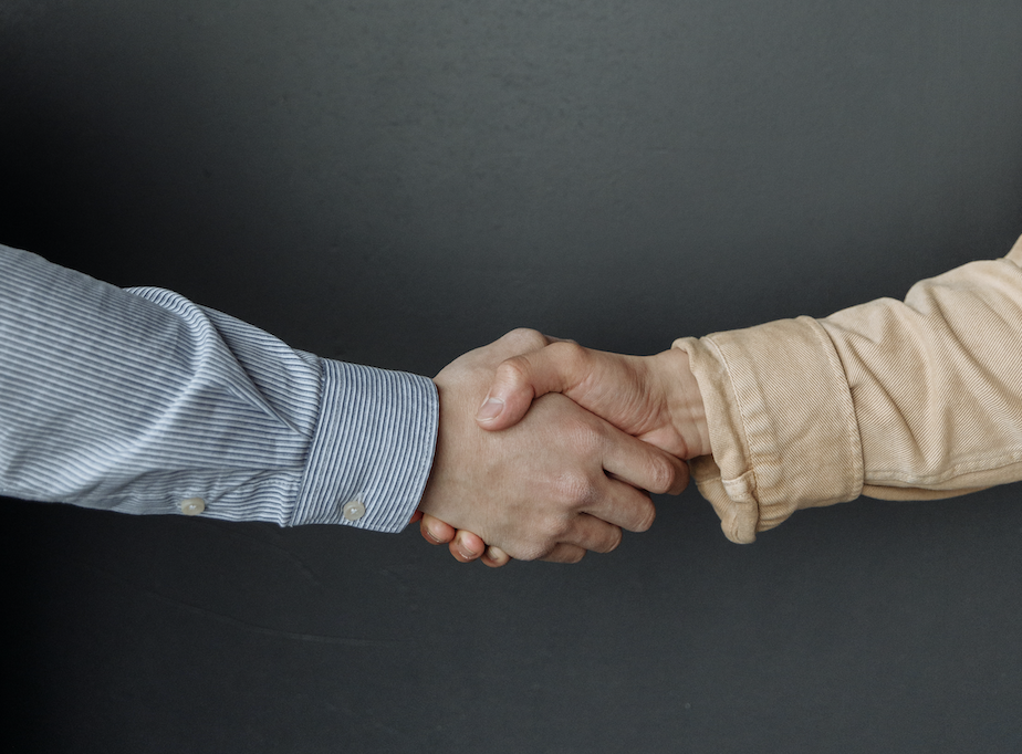 Félag flugmálastarfsmanna undirritar kjarasamning