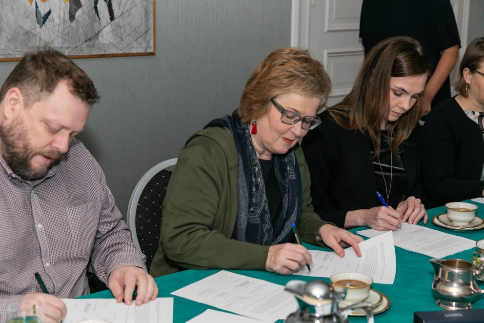 Samkomulagið var undirritað í Ráðherrabústaðnum á miðvikudag.