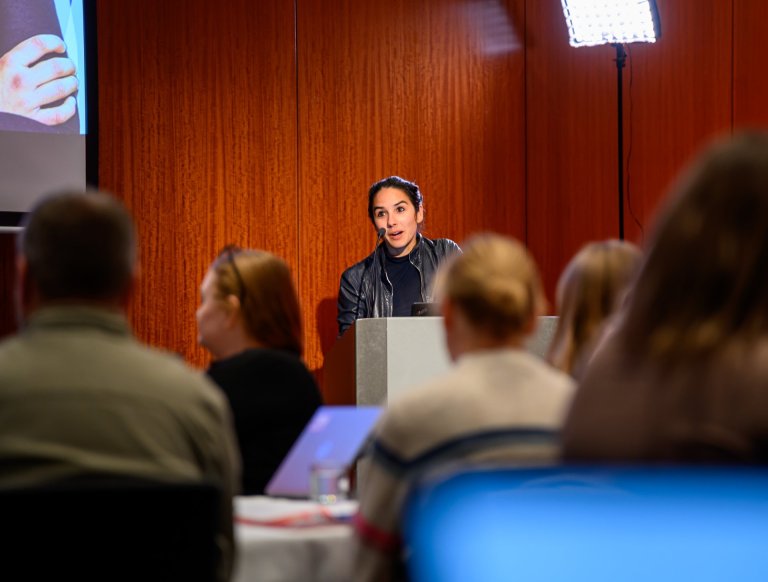 Aðferðir gerenda kynbundins og kynferðislegs ofbeldis á vinnustöðum