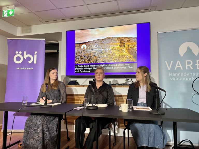 Sonja Ýr Þorbergsdóttir, Alma Ýr Ingólfsdóttir og Kristín Heba Gísladóttir ræddu niðurstöður á fundi…