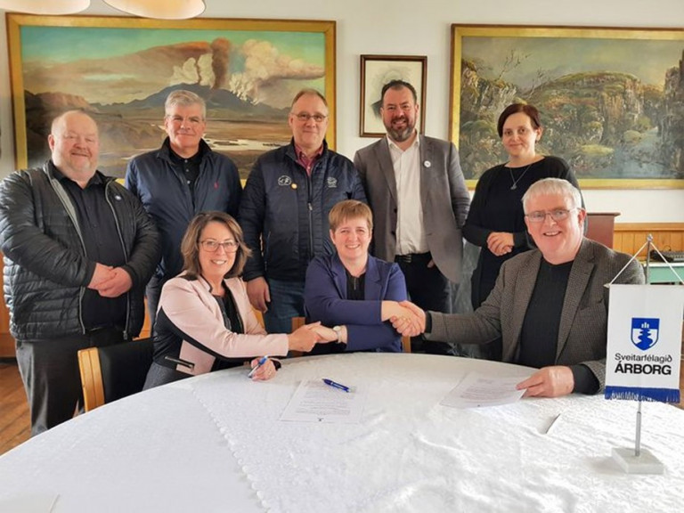Viljayfirlýsing um lóðarafhendingu á Selfossi var handsöluð af fulltrúum Bjargs og forsvarsmönnum Ár…