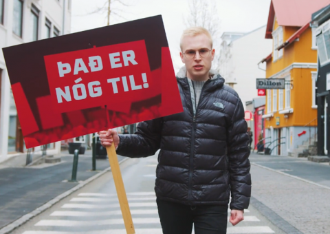Jakob Birgisson uppistandari er einn þeirra listamanna sem taka þátt í skemmti- og baráttusamkomunni…