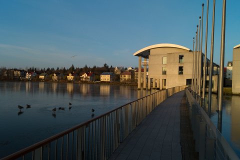 Tilraunaverkefni um styttingu vinnuvikunnar nær nú til um 100 vinnustaða hjá borginni.