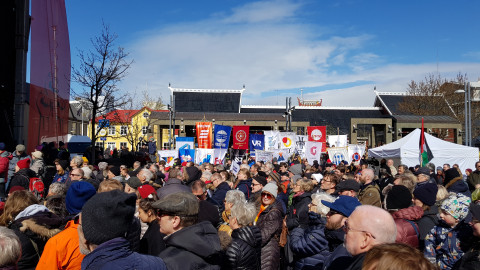Ríkari kröfur eru gerðar til opinberra starfsmanna en starfsmanna á almennum vinnumarkaði.