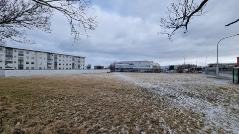Önnur af nýju lóðunum sem Bjarg hefur fengið vilyrði fyrir er á mótum Safamýrar og Háaleitisbrautar,…