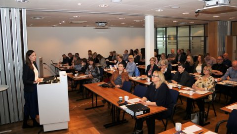 Fjölmennur aðaldundur BSRB ályktaði um heilbrigðismál og kjarasamninga.