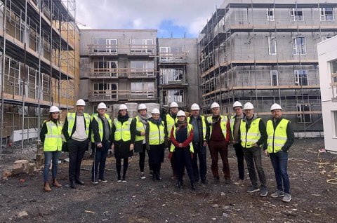 Stjórn Bjargs íbúðafélags ásamt starfsmönnum kynntu sér uppbygginguna.