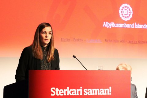 Sonja Ýr Þorbergsdóttir, formaður BSRB, flutti ávarp við setningu 43. þings ASÍ.