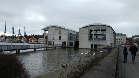 Starfsstöðvar borgarinnar geta sótt um að taka þátt í tilraunaverkefni um styttingu vinnuvikunnar.